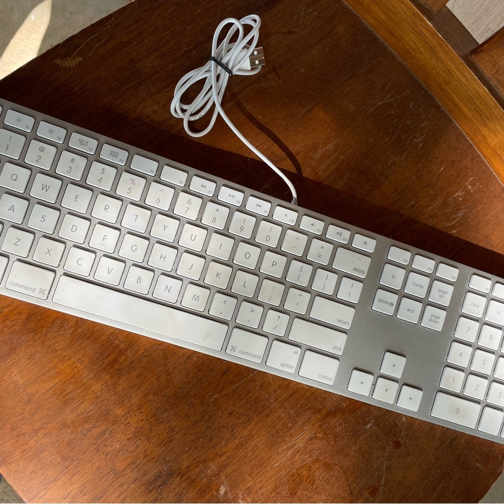 Apple Keyboard